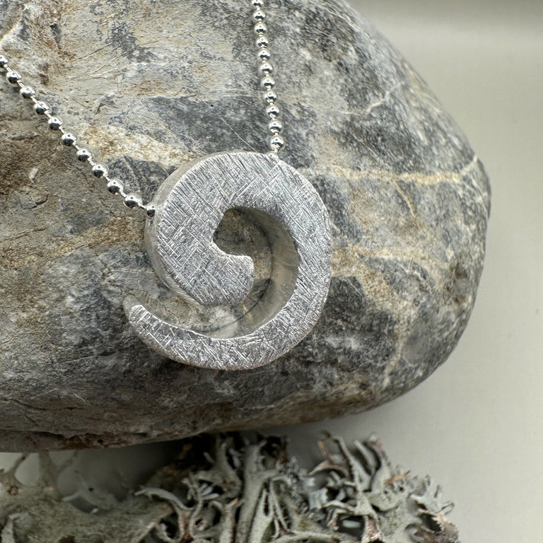 Kugelkette mit spiralförmigem Anhänger