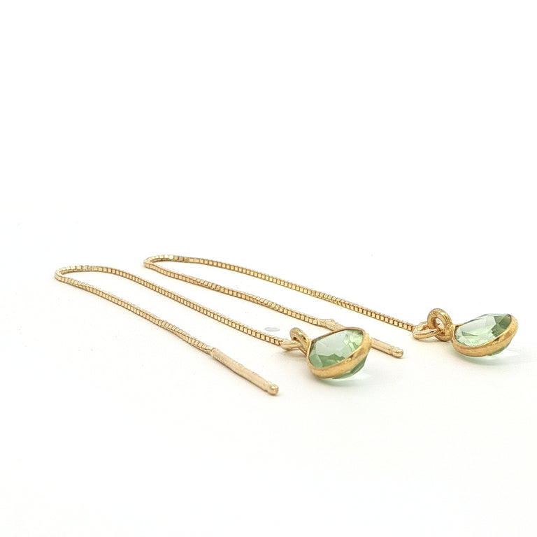 Lange Ohrhänger mit grünem Amethyst