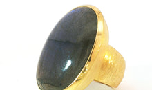 Statement Unikat-Ring mit Labradorit  – 925 Silber vergoldet