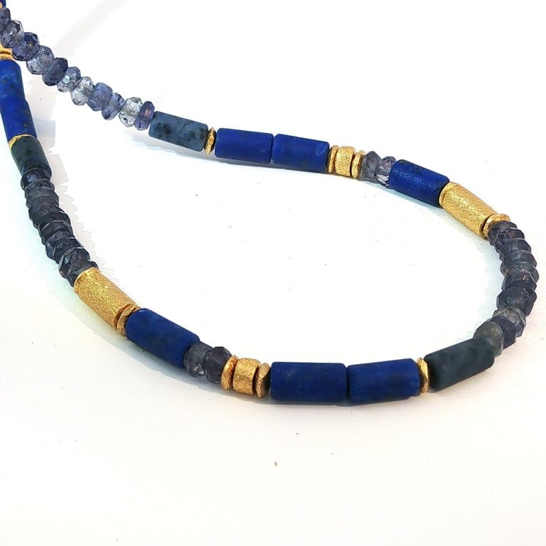 Handgemachte Halskette mit Lapis Lazuli
