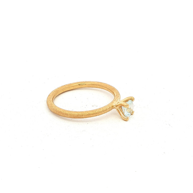 Ring MOONEL mit Blau Topas