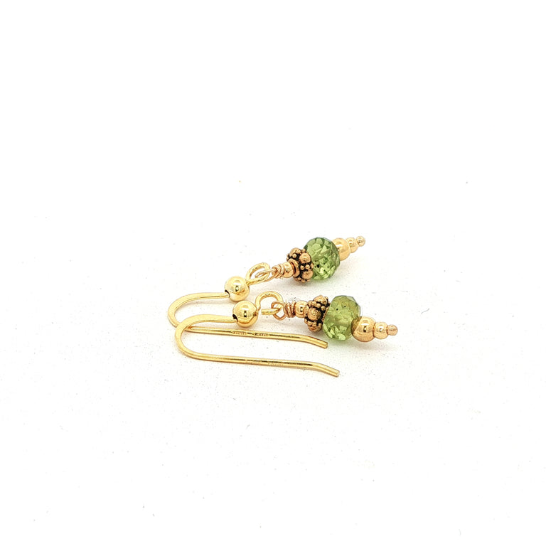 Ohrringe mit Peridot 5 mm
