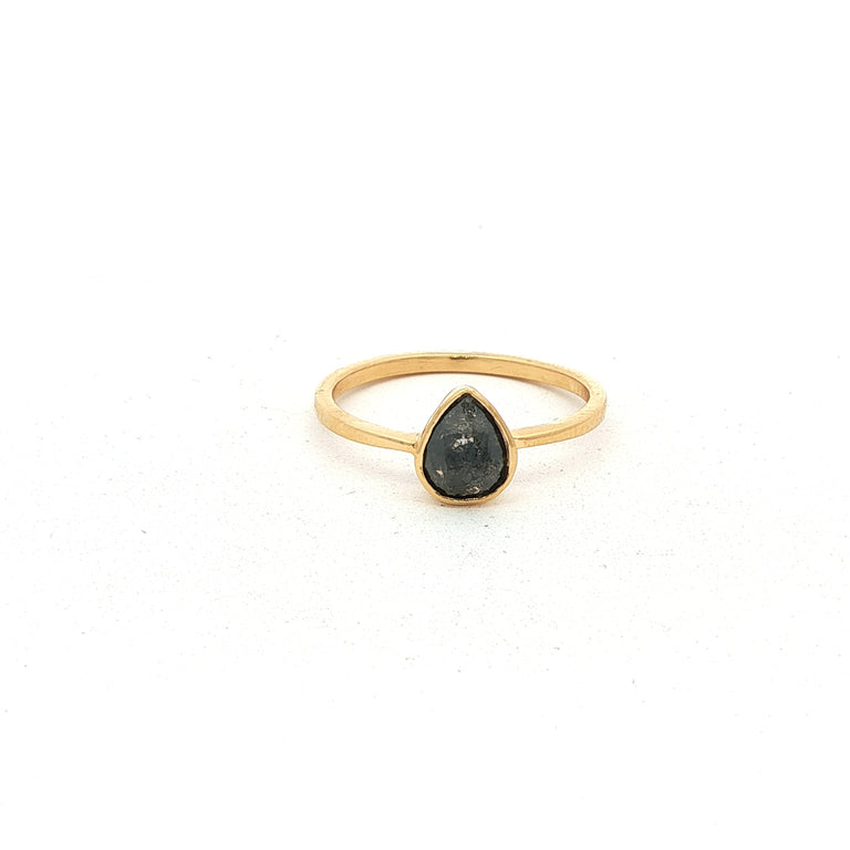 Unikate Ring Gelb 9 Karat Gold mit Salt & Pepper Diamant