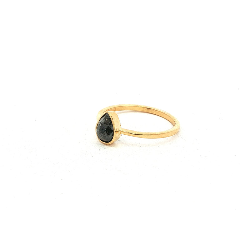 Unikate Ring Gelb 9 Karat Gold mit Salt & Pepper Diamant