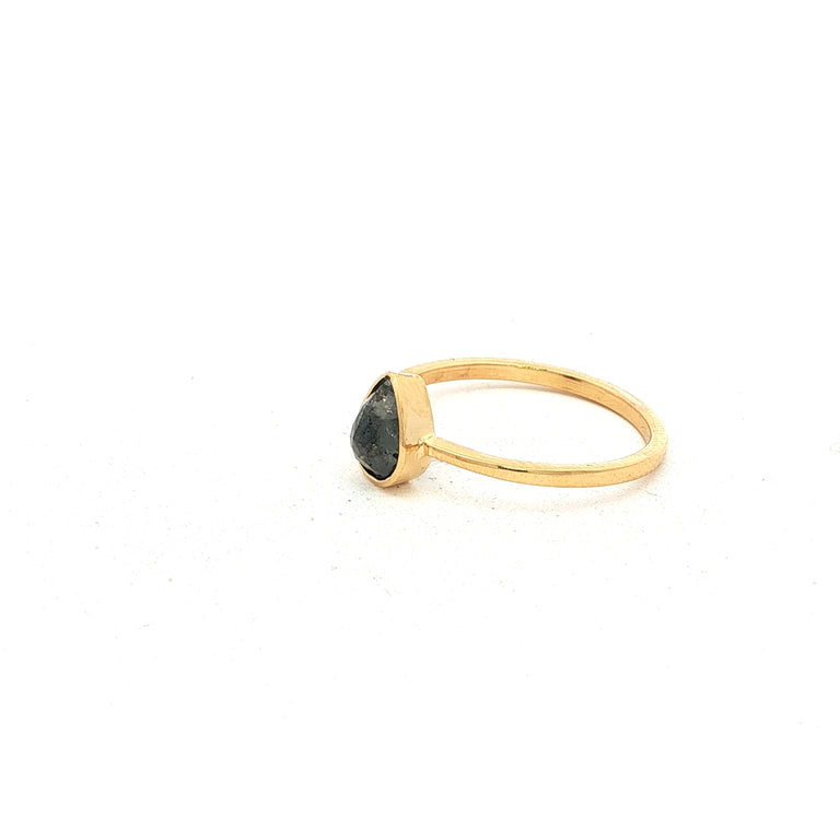 Unikate Ring Gelb 9 Karat Gold mit Salt & Pepper Diamant