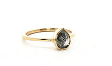 Unikate Ring Gelb 9 Karat Gold mit Salt & Pepper Diamant