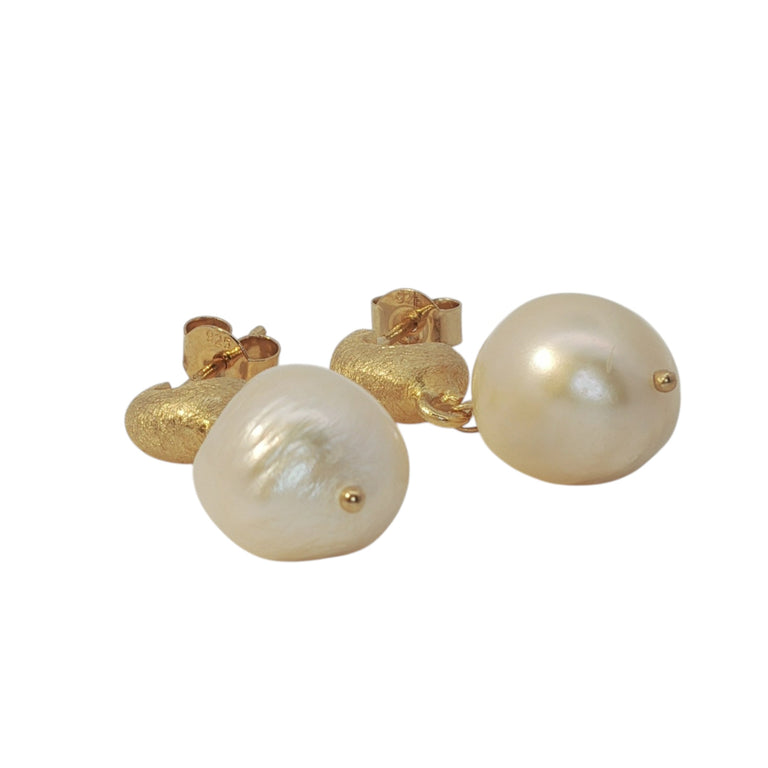 Creolen Agnes mit Barock Perlen