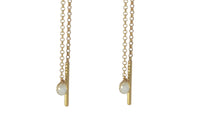 18 Karat Gold Kettenohrringe mit grauem Tropfen-Diamant