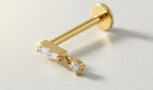Titan G23 Piercing mit Trapez-Zirkonia & Charm – 1.2 mm / 8 mm