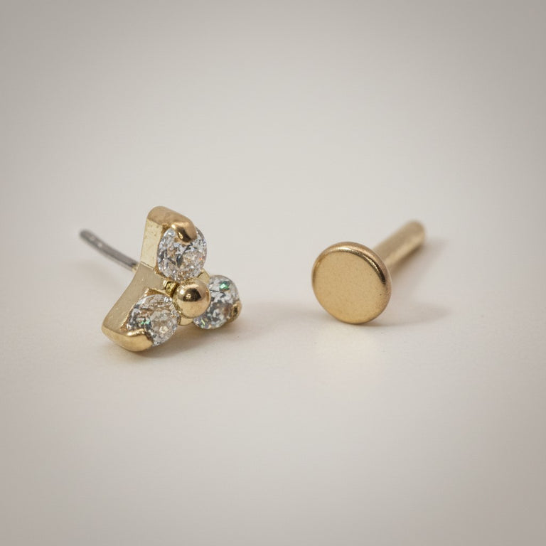 Titan G23 Piercing mit 3 Zirkonia 2 mm – 1.0 mm / 8 mm
