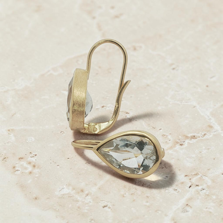 SERENAH Ohrhänger mit grünem Amethyst