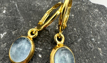 Creolen mit  Aquamarin Charms gelbvergoldet
