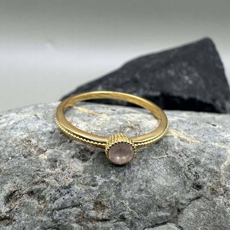Ring SOLEA mit Rosenquarz gelbvergoldet