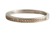 Edelstahl Ring 2 mm mit hellbraunen Zirkonia