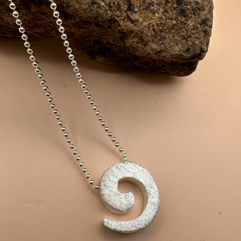 Kugelkette mit spiralförmigem Anhänger