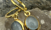 Creolen mit  Aquamarin Charms gelbvergoldet