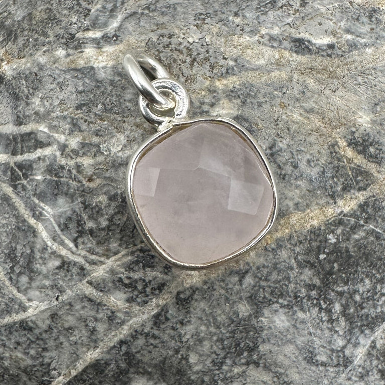 Anhänger mit Rosenquarz