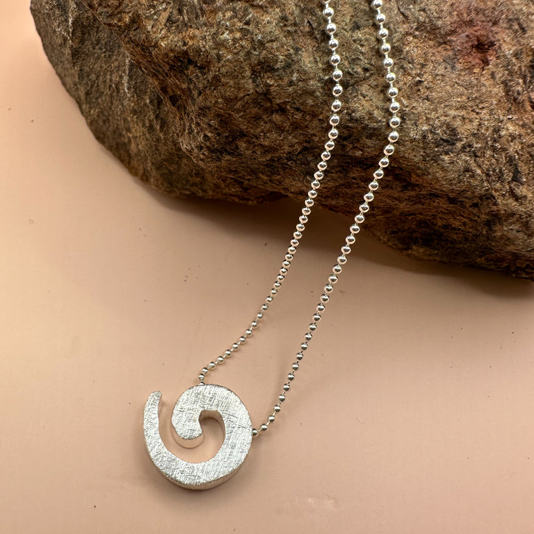 Kugelkette mit spiralförmigem Anhänger