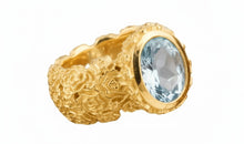 Ring LOTTA Blautopas | Statement Ring mit Rosenmuster