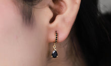 Creolen HELVI in 10 mm mit Onyx und Spinel
