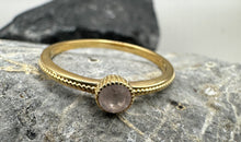 Ring SOLEA mit Rosenquarz gelbvergoldet