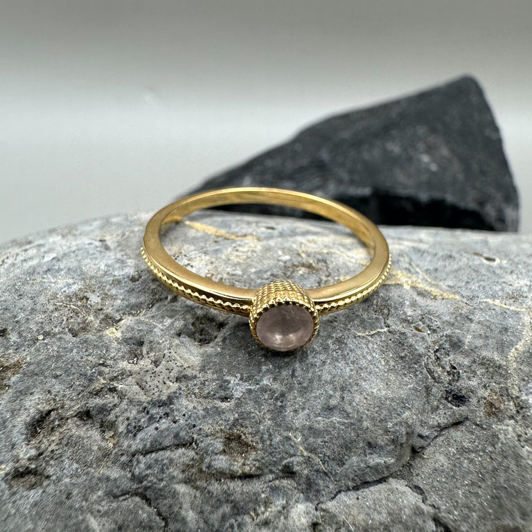 Ring SOLEA mit Rosenquarz gelbvergoldet