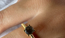 Ring TWIST mit Labradorite