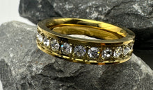 5 mm breiter Edelstahl Ring mit Zirkonia gelbvergoldet