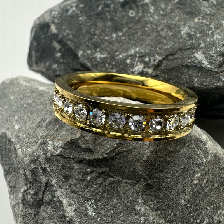 5 mm breiter Edelstahl Ring mit Zirkonia gelbvergoldet