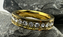 5 mm breiter Edelstahl Ring mit Zirkonia gelbvergoldet