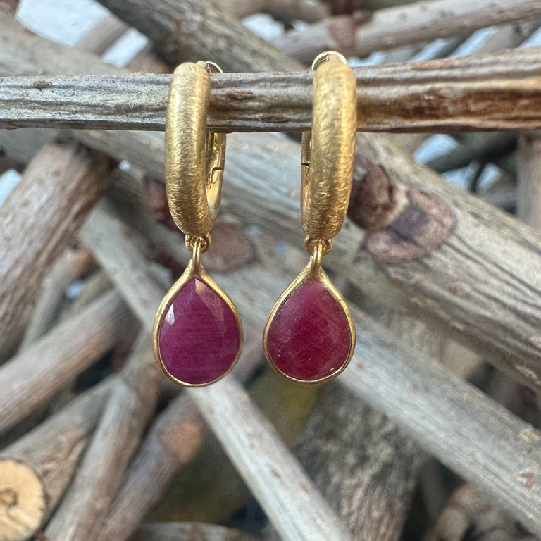 Creole KAYLA 3X14 mm mit Rubin