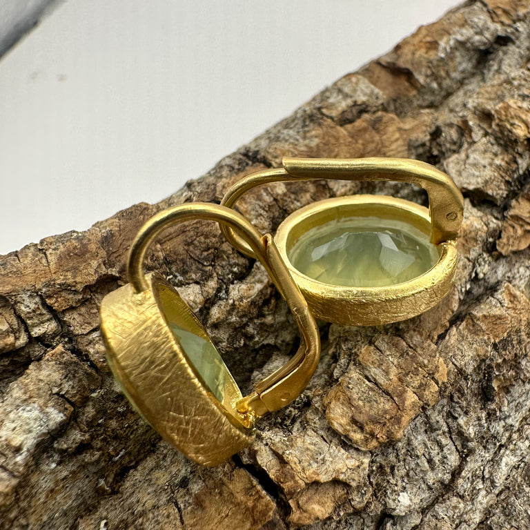 Ohrringe ERINA mit Prehnit 10 X 14 mm