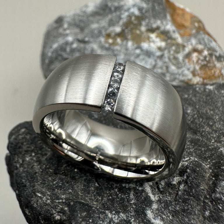 9mm breiterEdelstahl Ring mit Zirkonia Grösse 53
