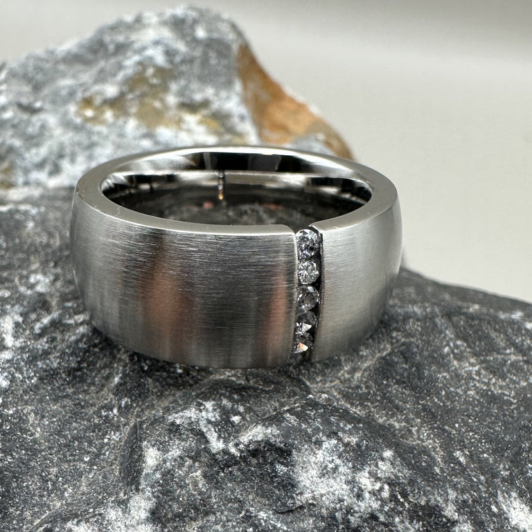 9mm breiterEdelstahl Ring mit Zirkonia Grösse 53