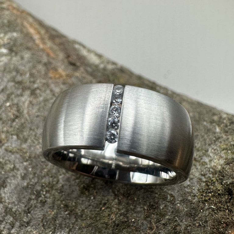 9mm breiterEdelstahl Ring mit Zirkonia Grösse 53