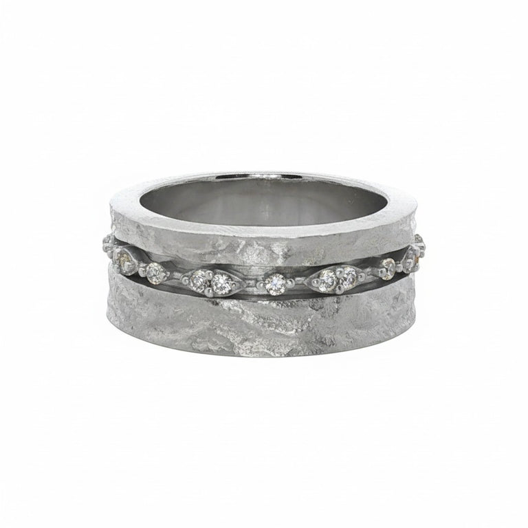 SARIYA ALVAR Ring mit Diamanten