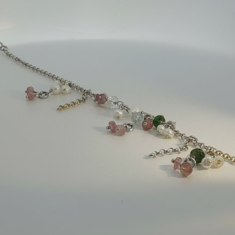 Anklet mit Perlen und Turmalin Charms
