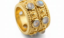 Ring ORNAMENTUM mit Mondstein