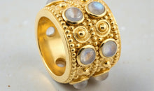 Ring ORNAMENTUM mit Mondstein