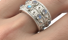Ring ORNAMENTUM mit Mondstein