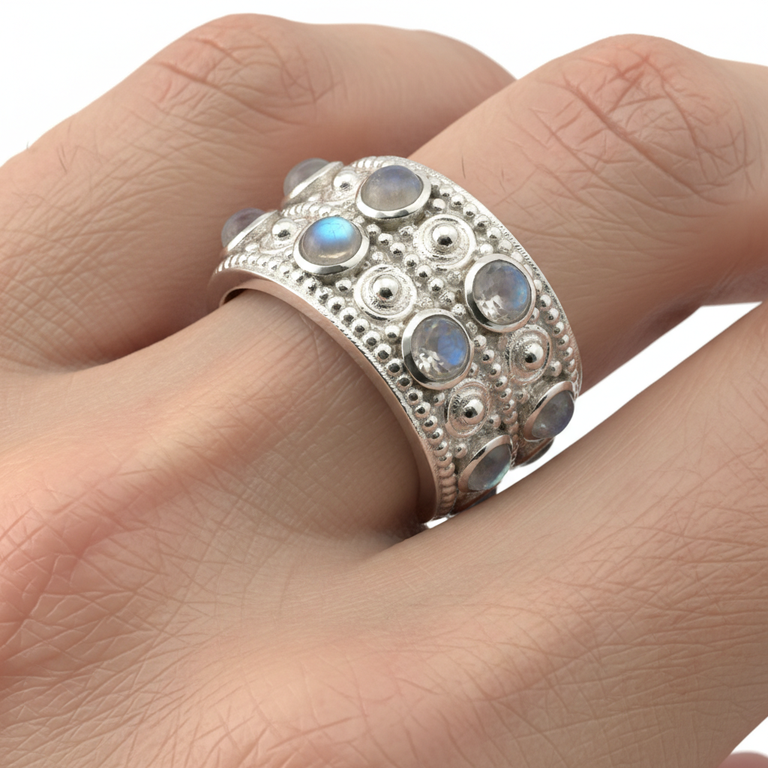 Ring ORNAMENTUM mit Mondstein