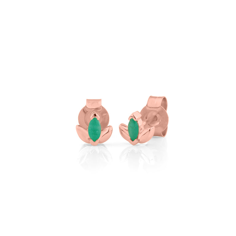 Mini Lotus Ohrstecker mit Smaragd 2x4 mm – Gold & Silber