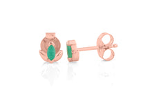 Mini Lotus Ohrstecker mit Smaragd 2x4 mm – Gold & Silber