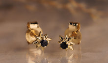 Ohrstecker EMILIA mit nachtblauem Saphir 2 mm