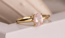 Ring ANTONIA mit 5 X 7 mm Rosenquarz