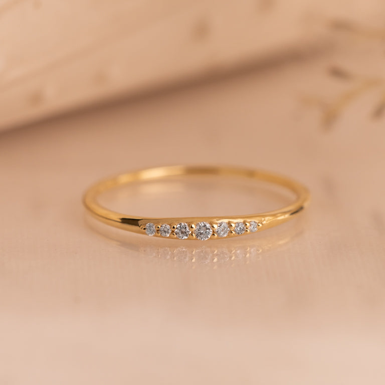 Ring EMILIA mit Diamanten 9 Karat Gold