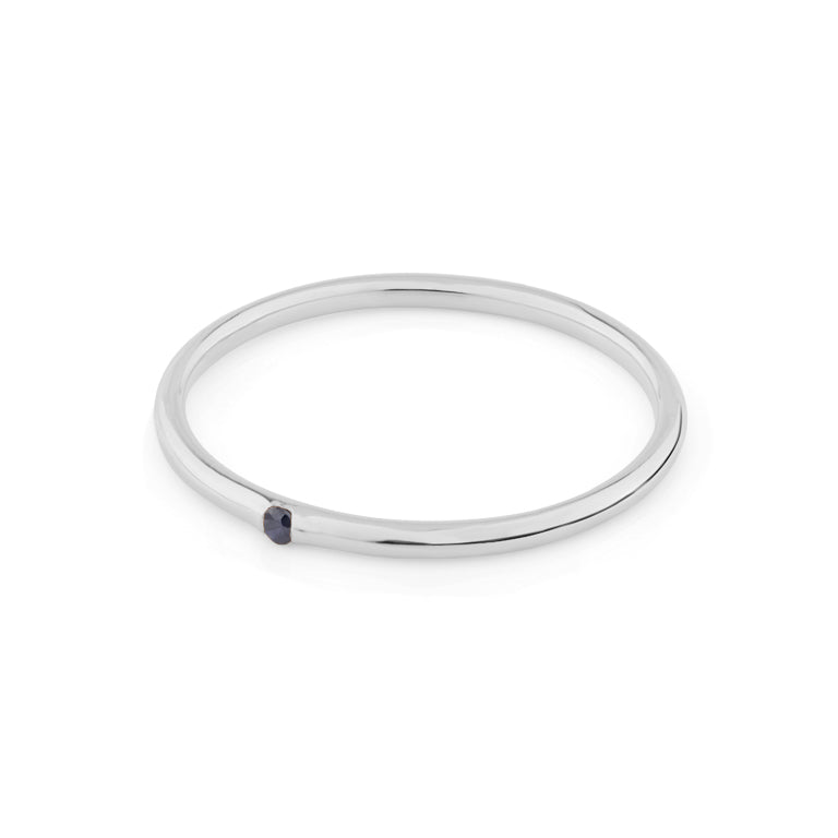 Ring HEDWIG mit Saphir 1.5 mm
