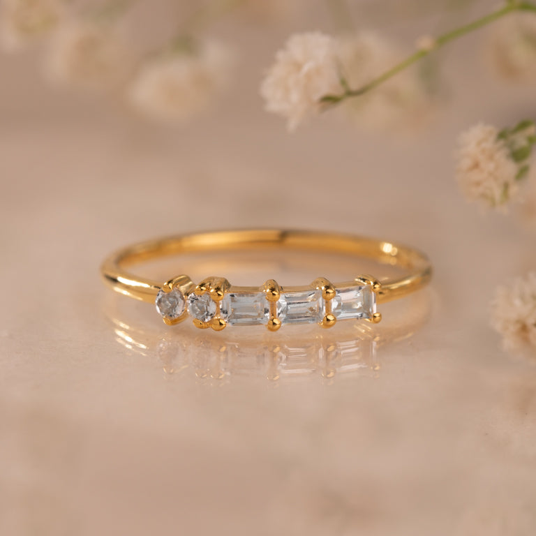 Ring KINGSLEY mit 5 Topasen