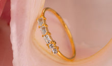 Ring KINGSLEY mit 5 Topasen