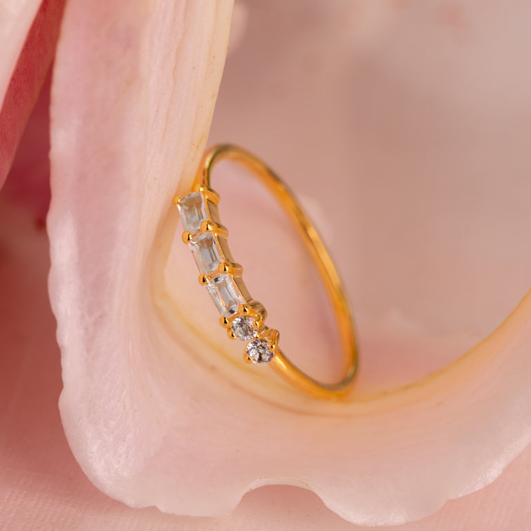 Ring KINGSLEY mit 5 Topasen